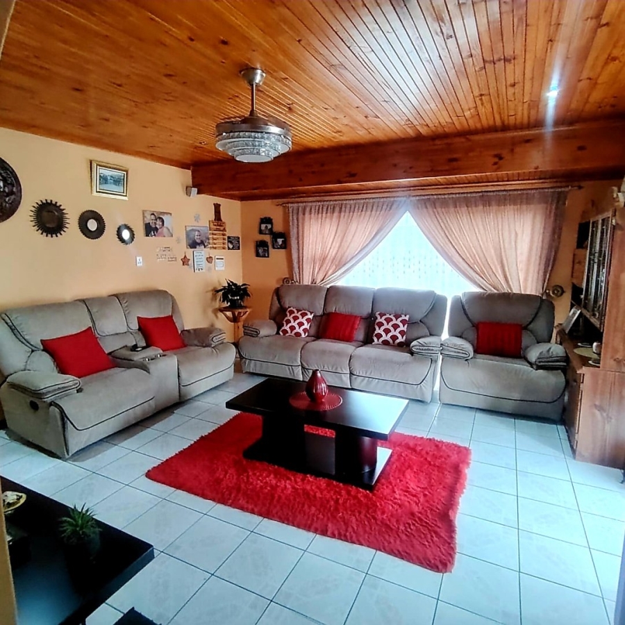 4 Bedroom Property for Sale in Amalinda Eastern Cape